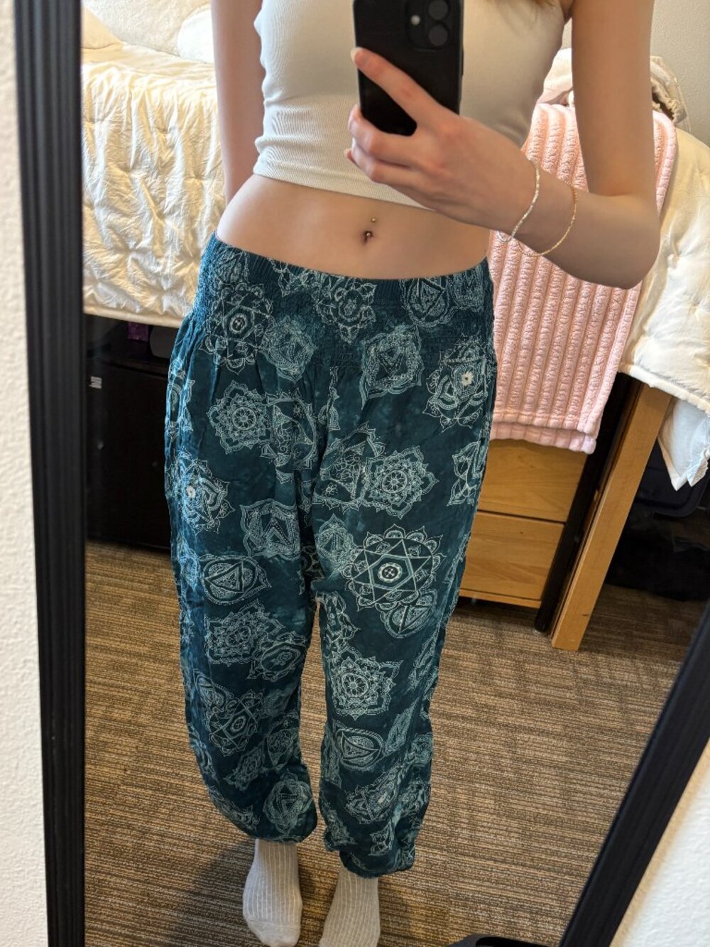 Patterned lightweight baggy pants